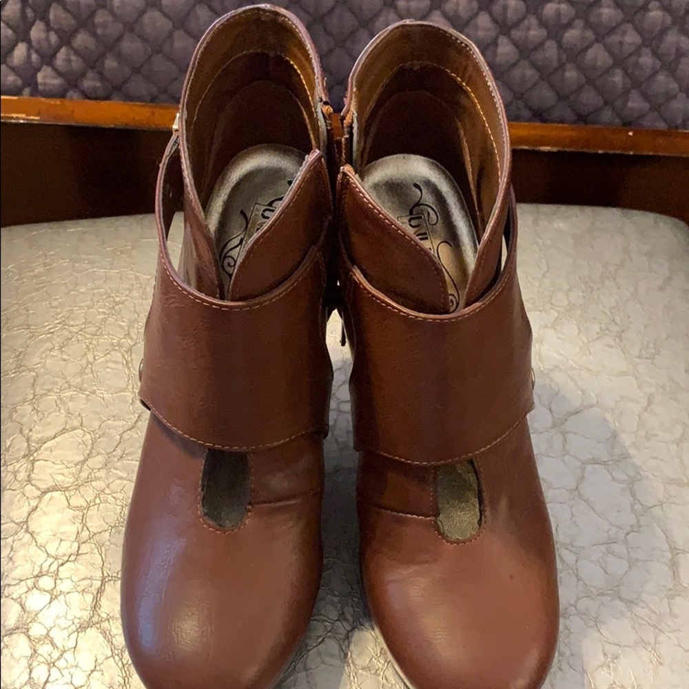 Bootie - Picture 2 of 3